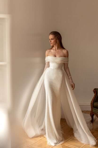Aretta Eva Lendel Wedding Dress. Less is more 2022. Chameleon Bride Bournemouth Dorset