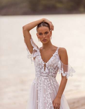 Jaya Madi Lane Boho aline Wedding Dress with detachable flutter sleeves. Chameleon Bride Bournemouth Dorset