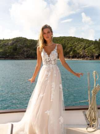 Juliette Madi Lane v neck wedding dress. Chameleon Bride Bournemouth Dorset