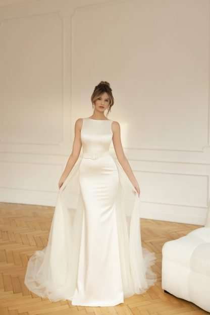 Vienna Eva Lendel Wedding Dress with detachable puff sleeves and overskirt. Chameleon Bride Bournemouth Dorset