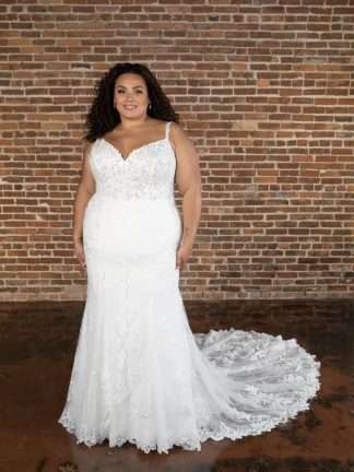 Flora D3695 Essense of Australia wedding dress. Plus size floral lace fitted wedding stress with spaghetti strap. Curvy Brides with curves