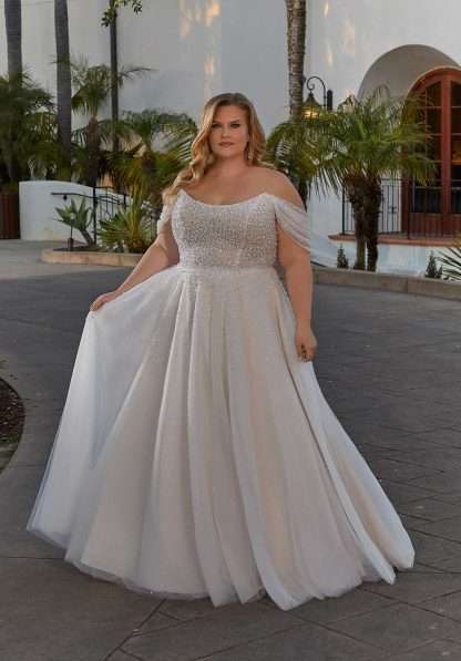 Luna Julietta Morilee wedding dress. Plus size curvy princess tulle ballgowmn with pearl and beading. Brides with curves. Chameleon Bride Dorset