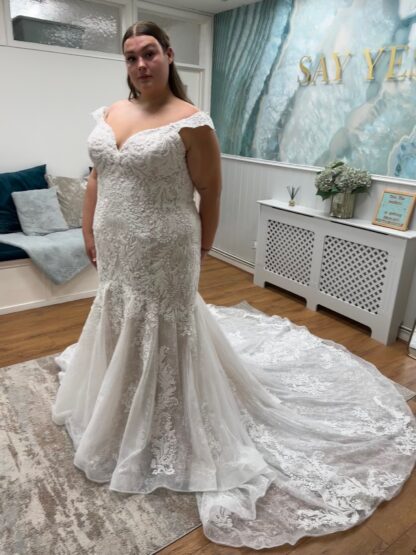 Piper curvy mermaid wedding dress with beading and chantilly lace. Fit and flare for plus size bride. Chameleon Bride Bournemouth Dorset