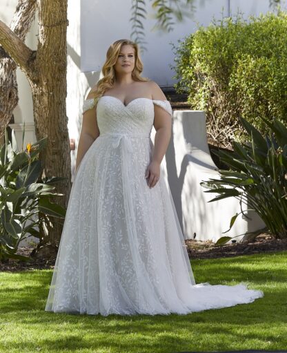 3394 Morilee Julietta Wedding Dress. Curvy Bride Plus size bride Chameleon Bride Dorset