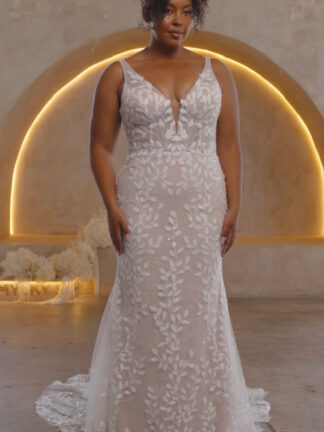 Piper Madi Lane lace sparkly fitted plus size wedding dress. Chameleon Bride Bournemouth Dorset