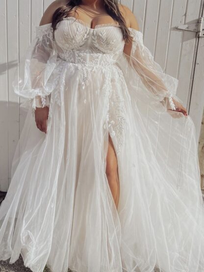 Essense of Australia plus size wedding dress. Chameleon Bride Dorset