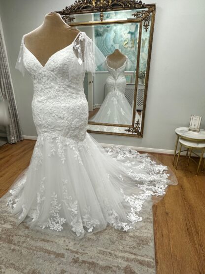 Ellison plus size ivory matt lace wedding dress for brides with curves. Dorset